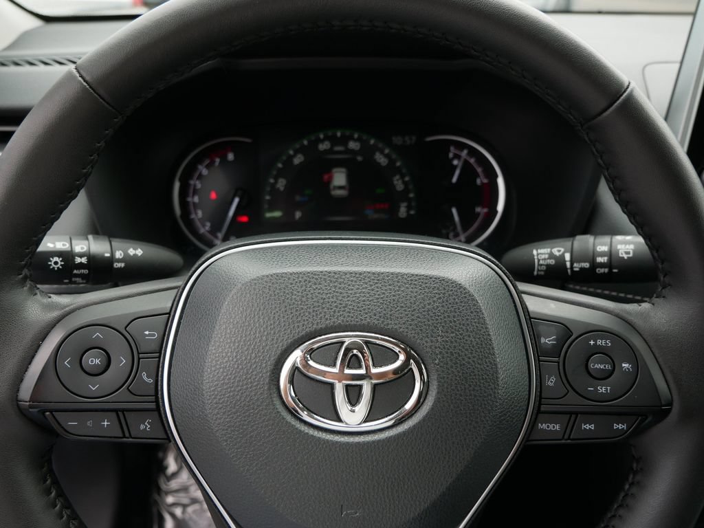 Certified 2025 Toyota RAV4 XLE Premium AWD/4WD image 25