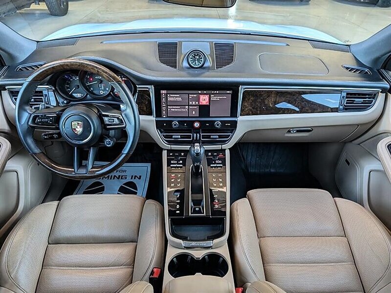 Used 2024 Porsche Macan GTS w/ Sport Chrono Package AWD/4WD image 3