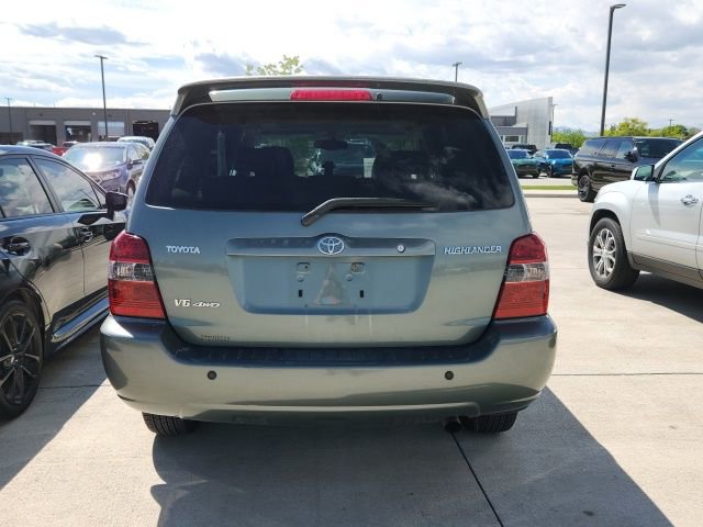 Used 2006 Toyota Highlander 4WD V6 w/ 3rd Row image 3
