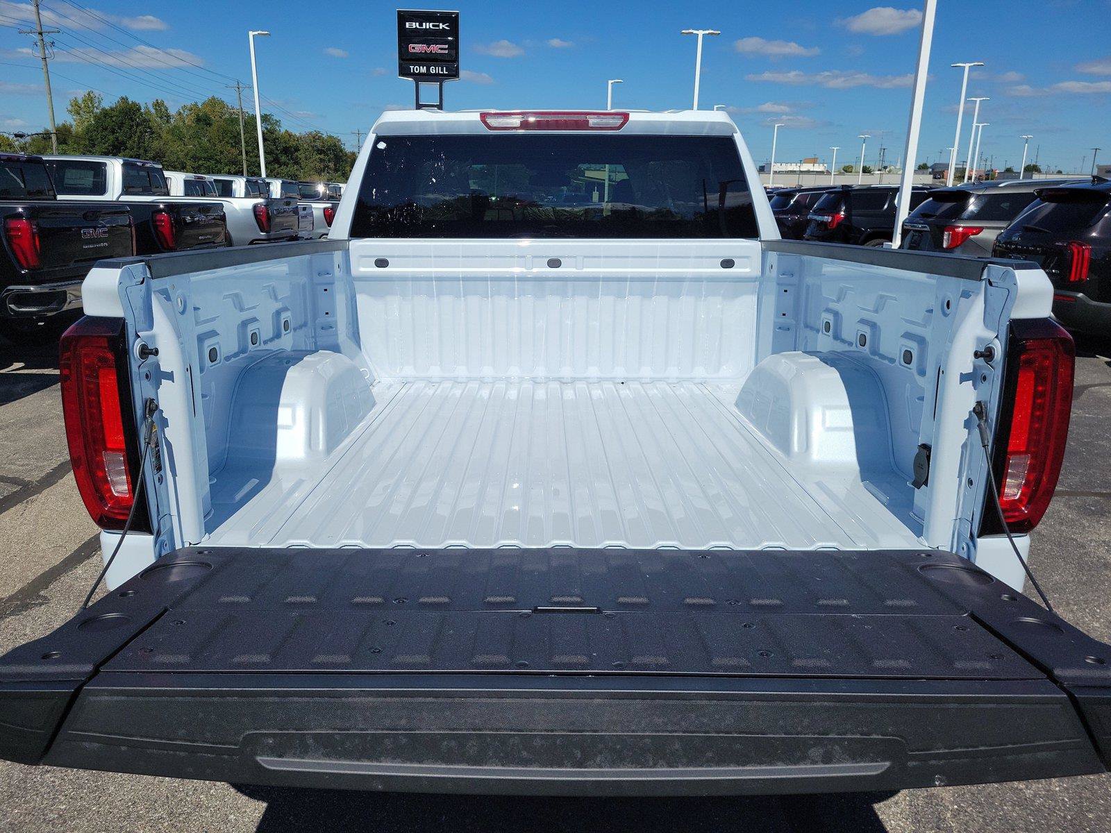 New 2026 GMC Sierra 1500 SLT w/ SLT Premium Package AWD/4WD image 7
