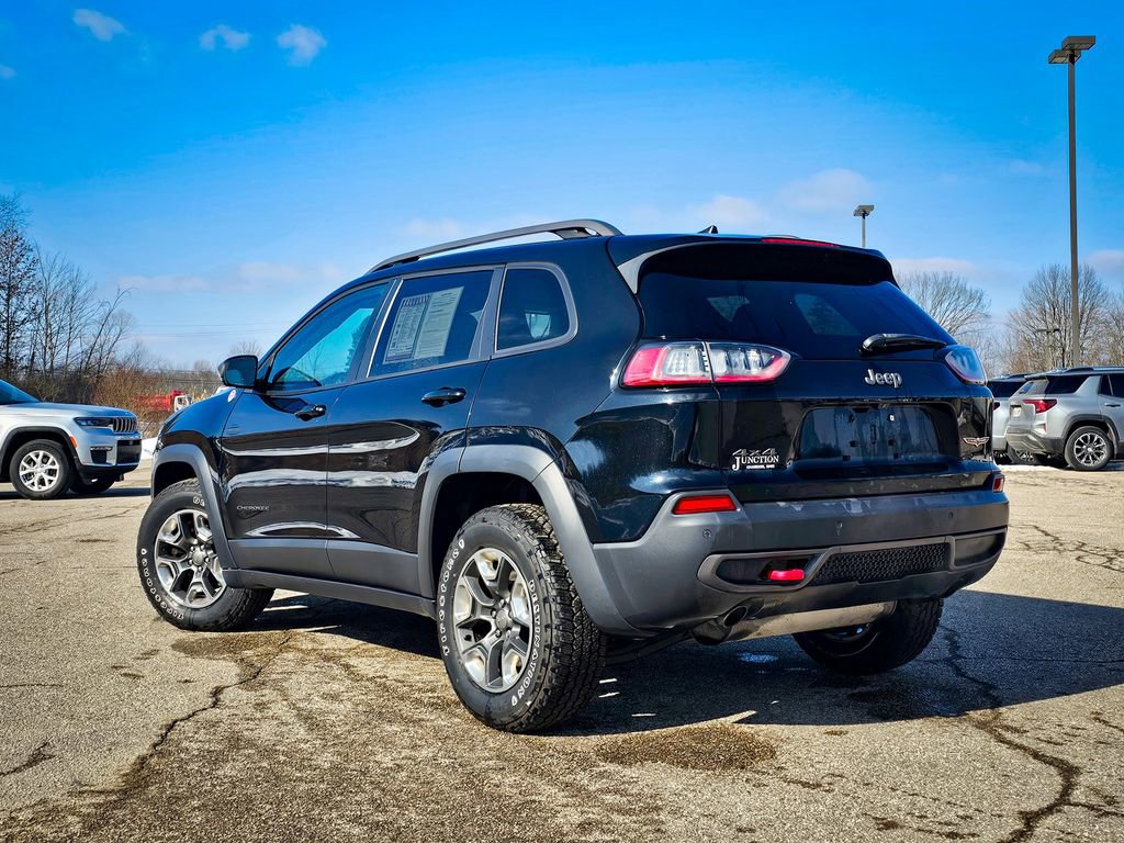 Used 2019 Jeep Cherokee Trailhawk w/ Cold Weather Group image 5