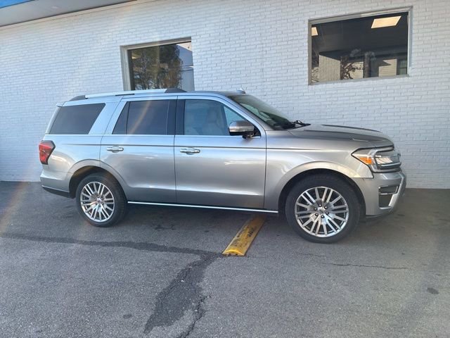 Used 2023 Ford Expedition Limited image 13