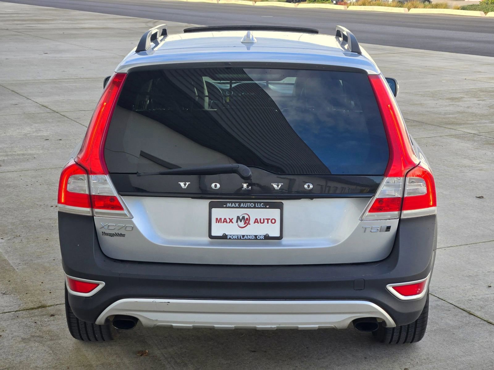 Used 2016 Volvo XC70 T5 Premier w/ Proximity Package image 7