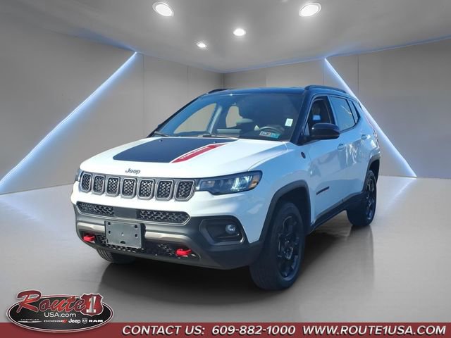 Used 2024 Jeep Compass Trailhawk image 3