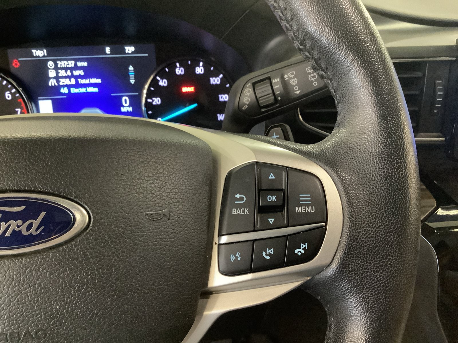 Used 2021 Ford Explorer Limited w/ Hybrid Equipment Group 310A RWD image 21