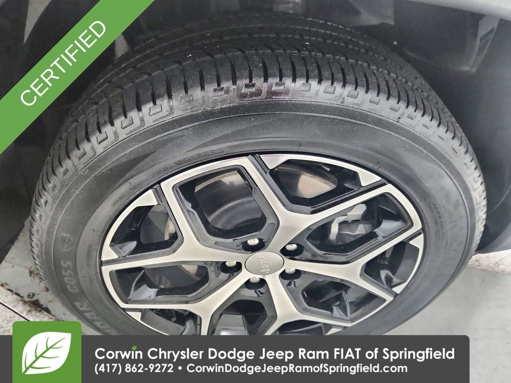 Used 2024 Jeep Compass Latitude image 33