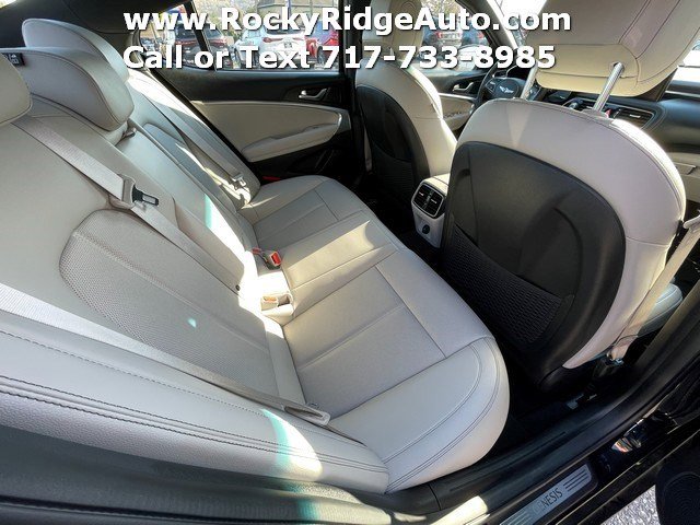 Used 2023 Genesis G70 2.0T image 12