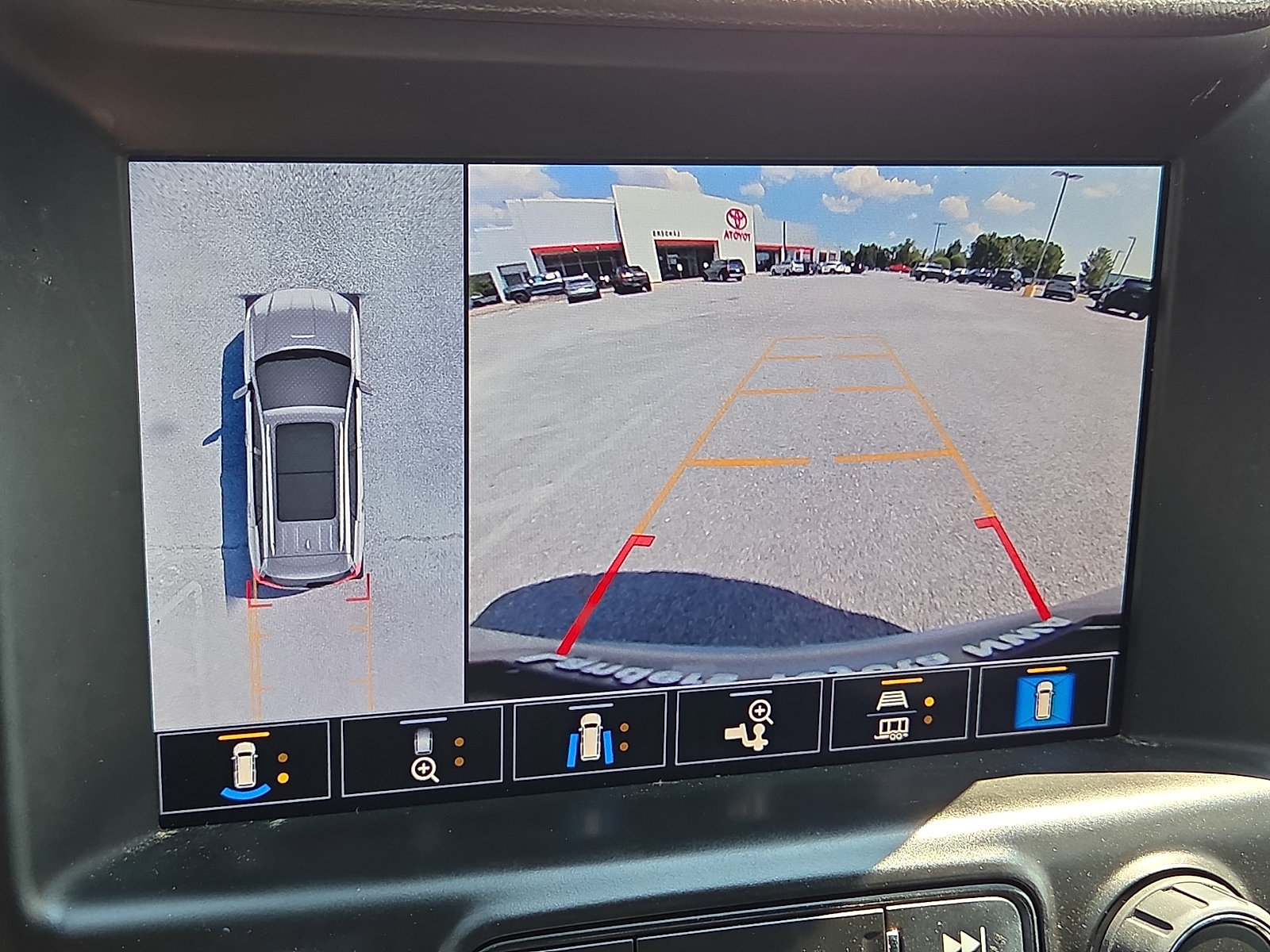 Used 2024 GMC Terrain AT4 w/ Infotainment Package II AWD/4WD image 18