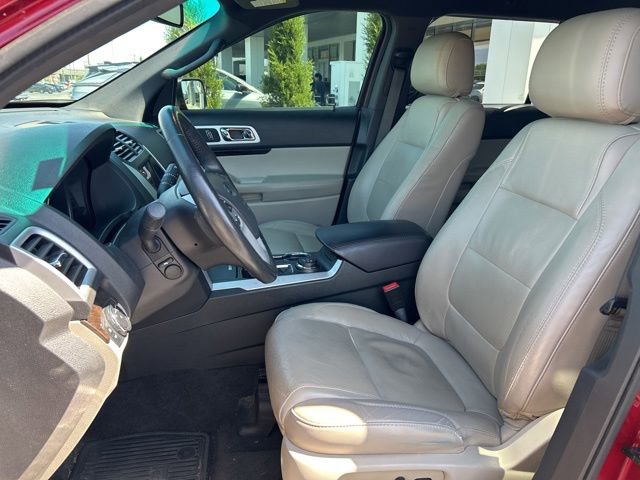 Used 2015 Ford Explorer Limited w/ Equipment Group 301A AWD/4WD image 9