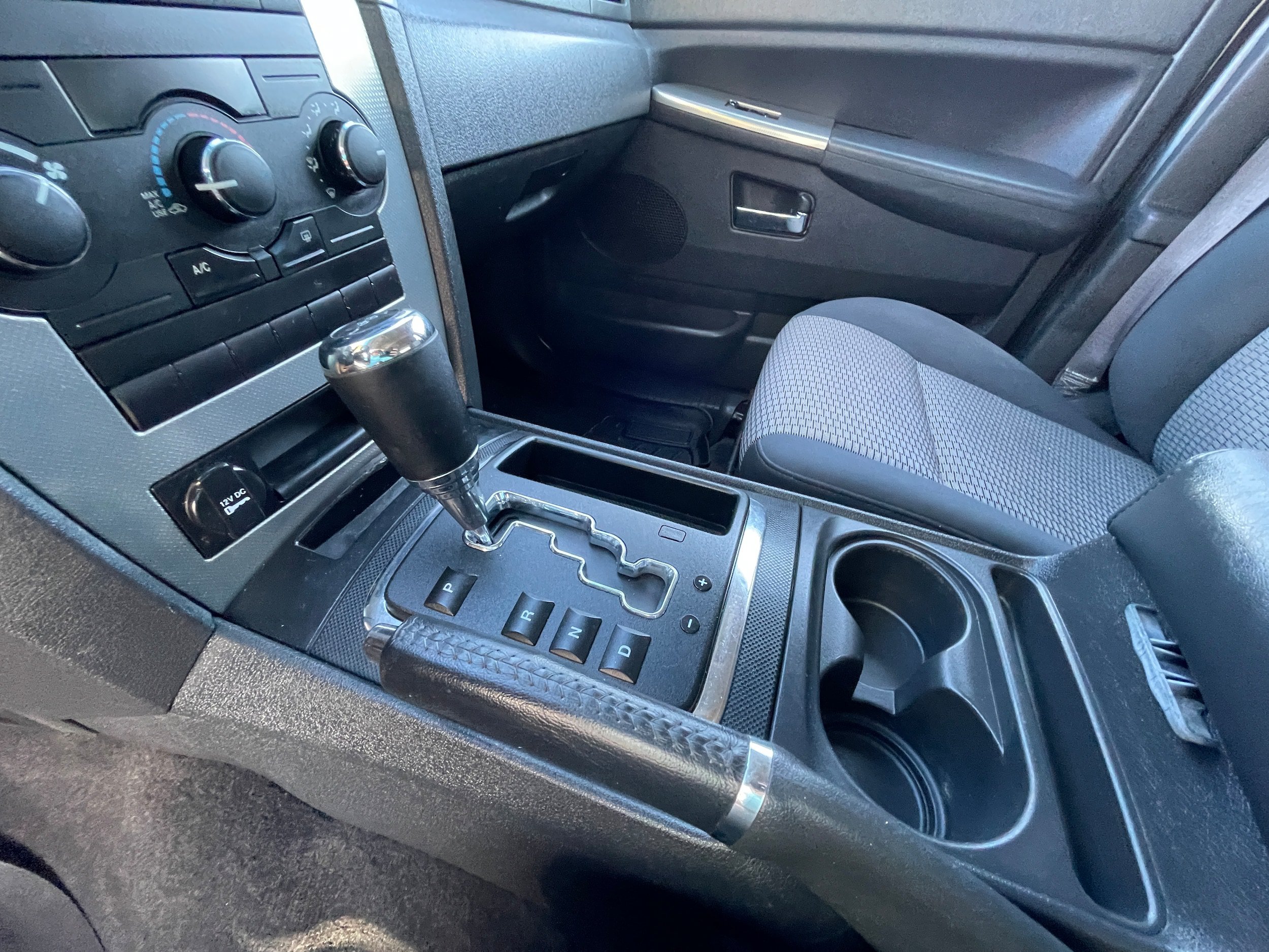 Used 2010 Jeep Grand Cherokee Laredo AWD/4WD image 16