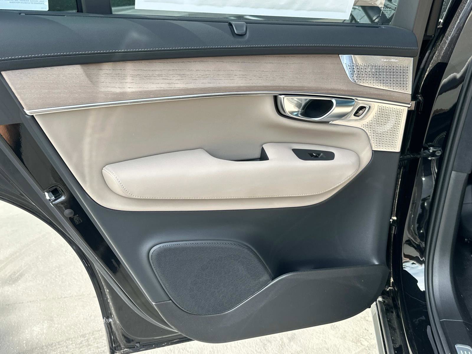 New 2026 Volvo XC90 B6 Ultra w/ Lounge Package image 16