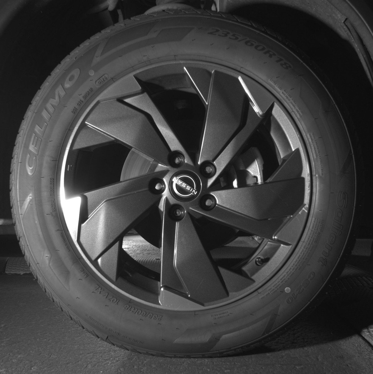 Used 2025 Nissan Rogue SV image 13