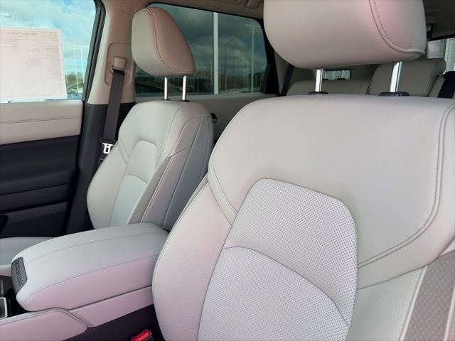 New 2026 Nissan Pathfinder SL image 9