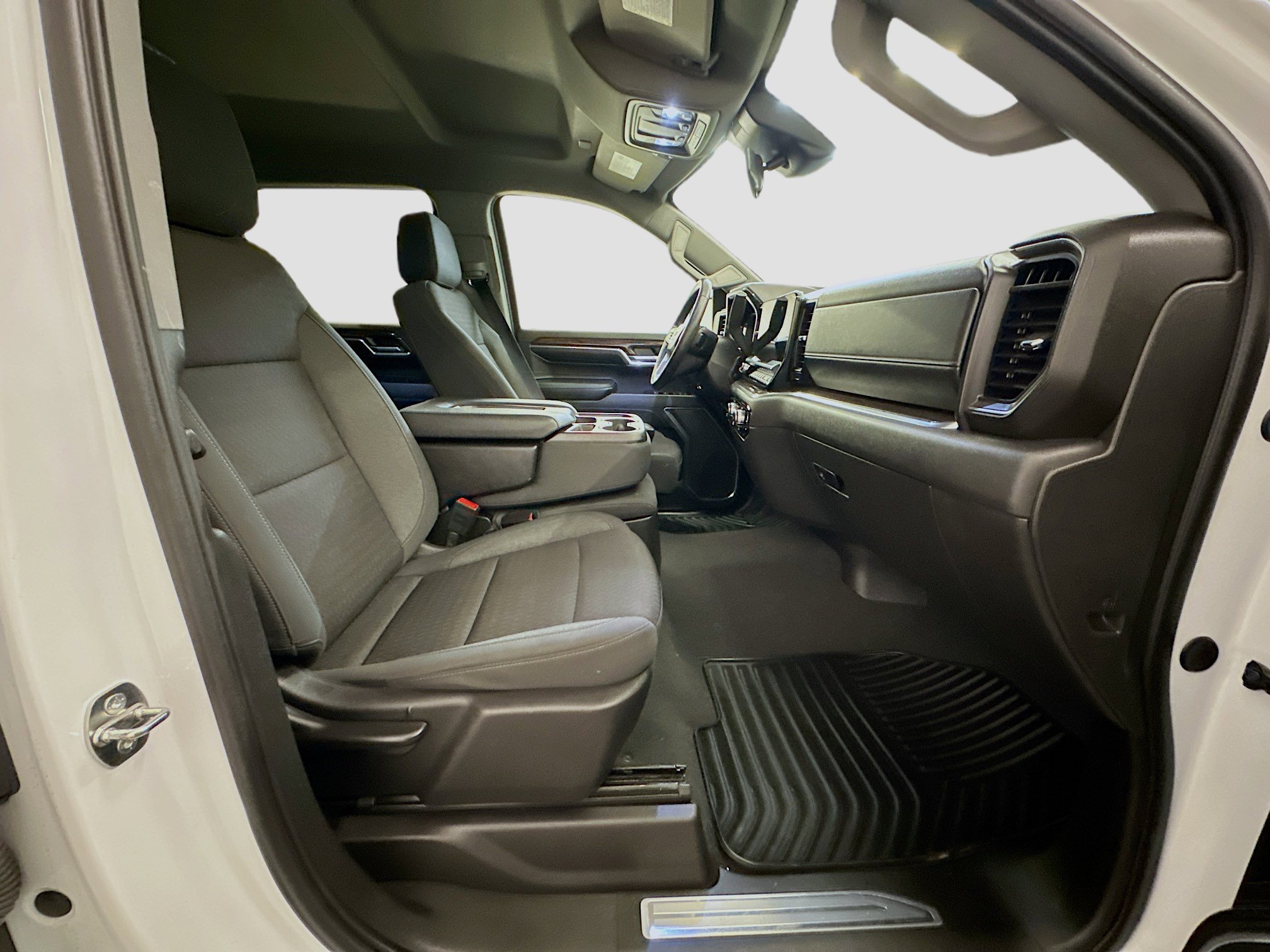 Used 2024 GMC Sierra 1500 Elevation image 32