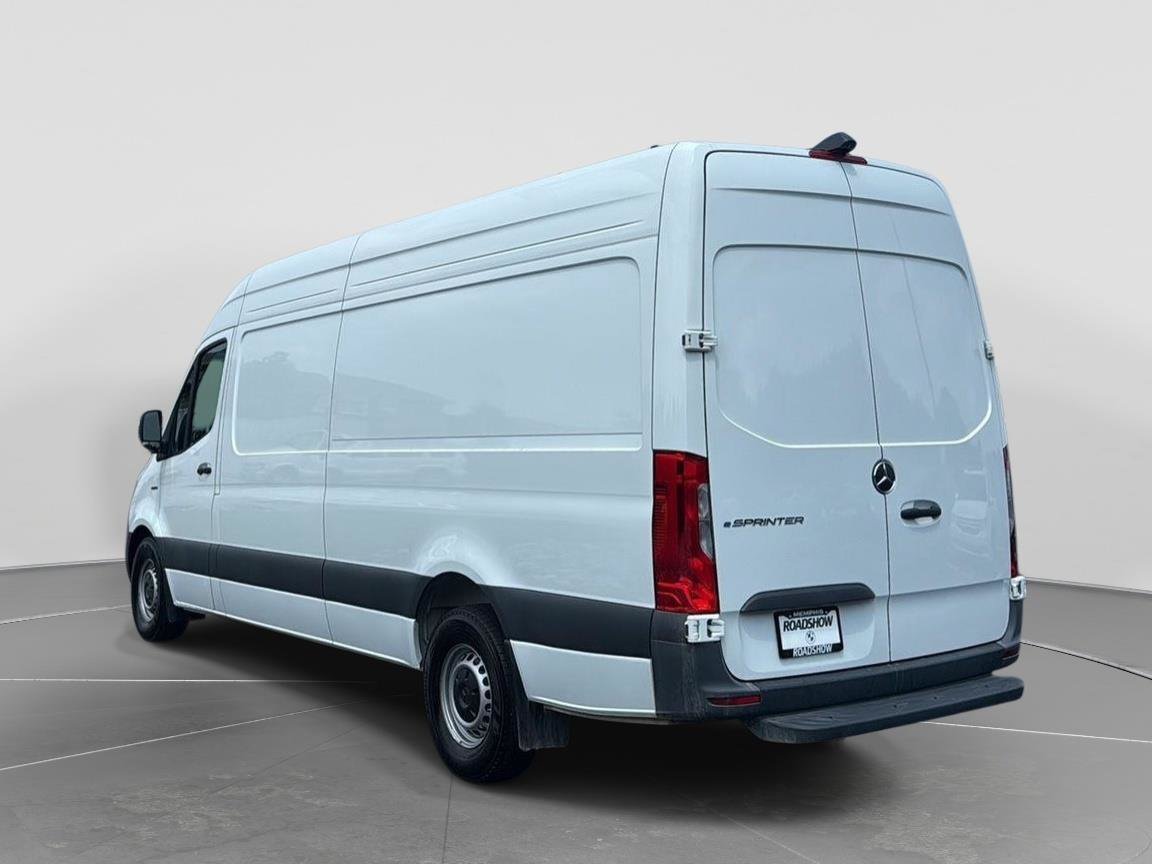 Used 2024 Mercedes-Benz eSprinter 170 Cargo image 3