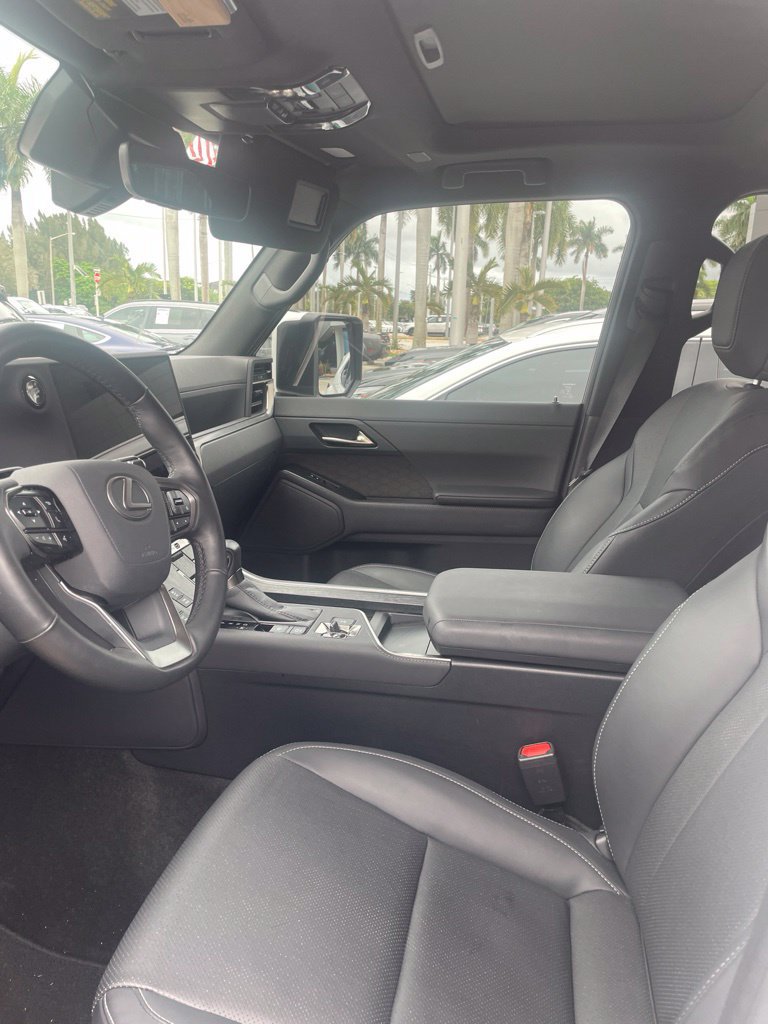 Certified 2025 Lexus GX 550 w/ Accessory Package (Z1) AWD/4WD image 5