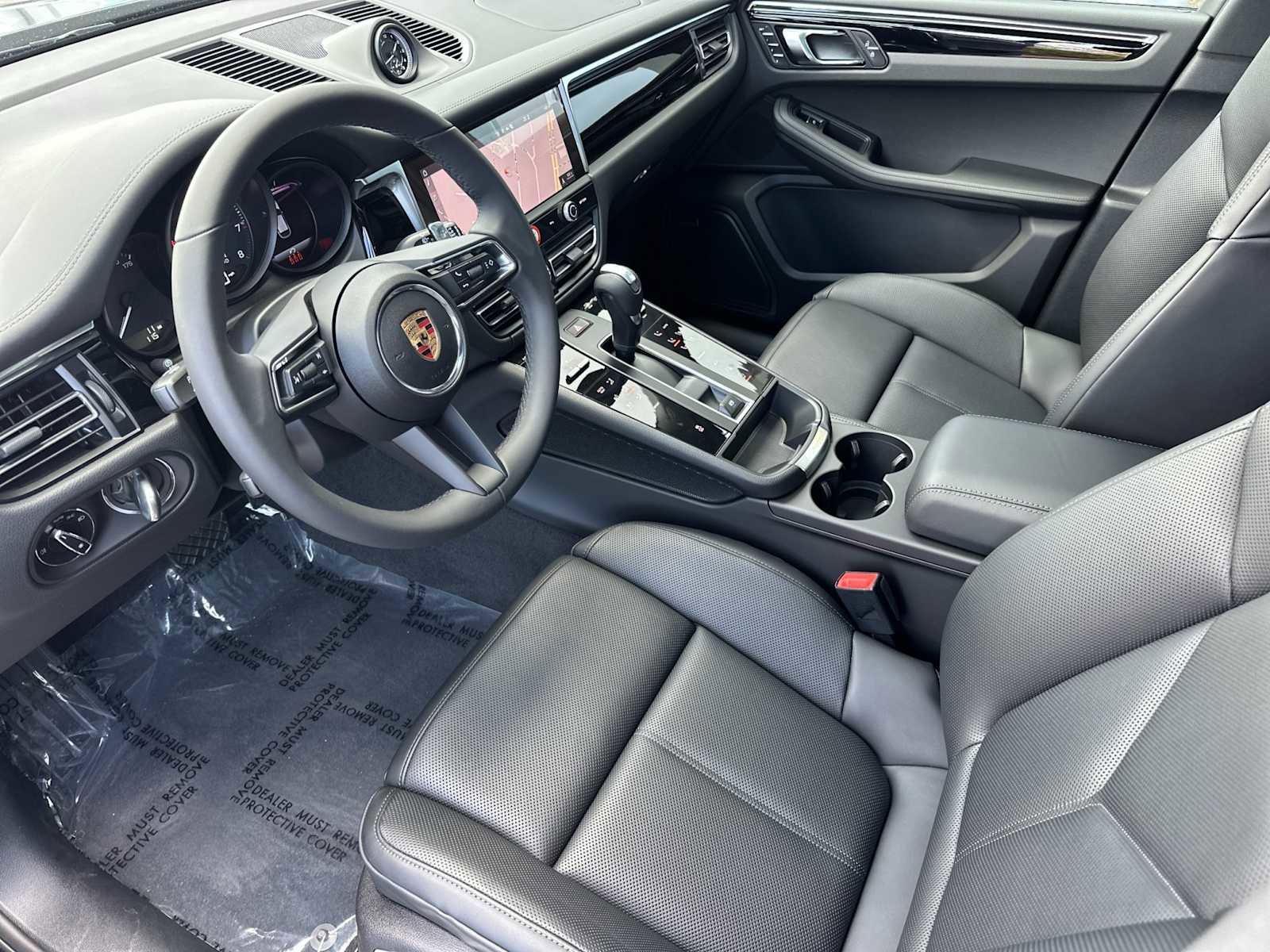 New 2025 Porsche Macan AWD/4WD image 4
