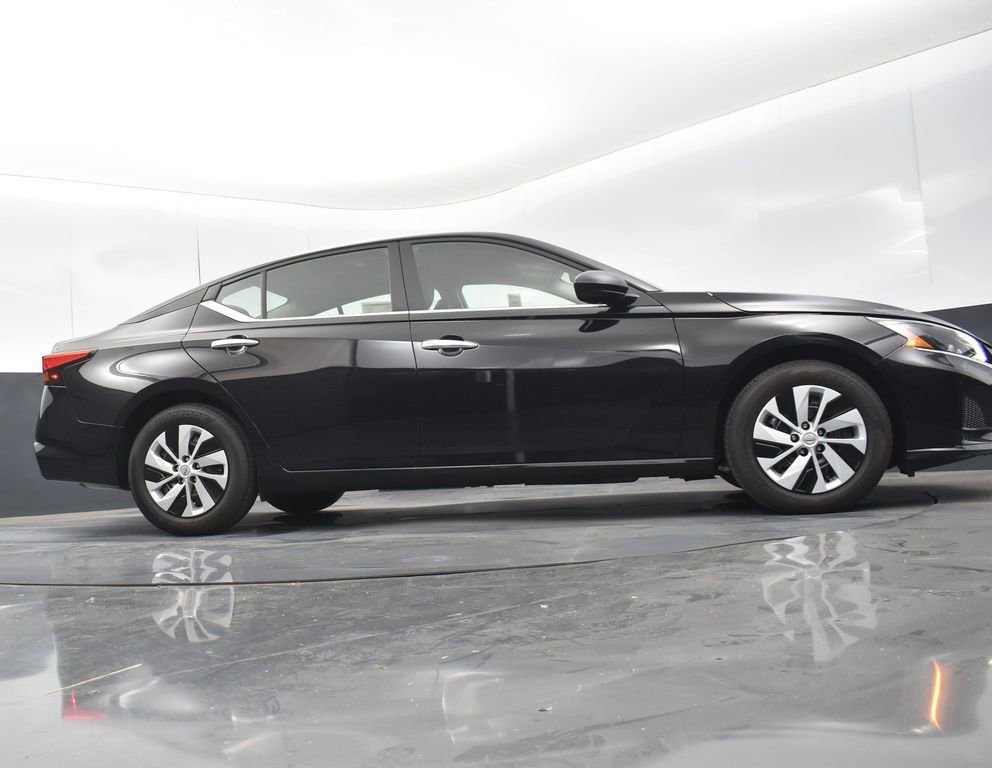 Used 2025 Nissan Altima 2.5 S image 34