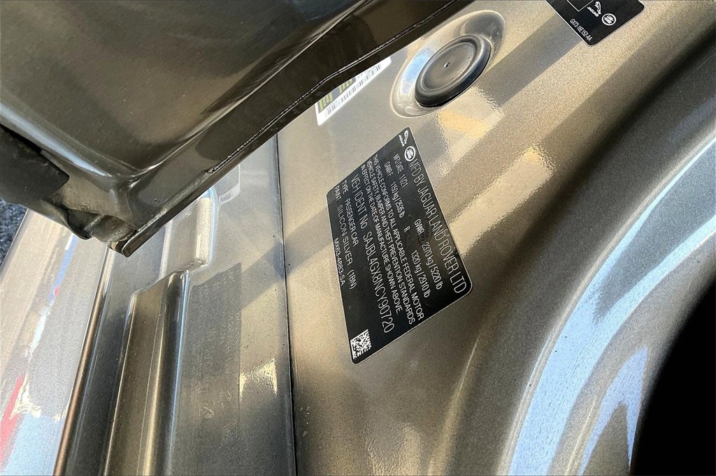 Used 2022 Jaguar XF R-Dynamic SE image 19