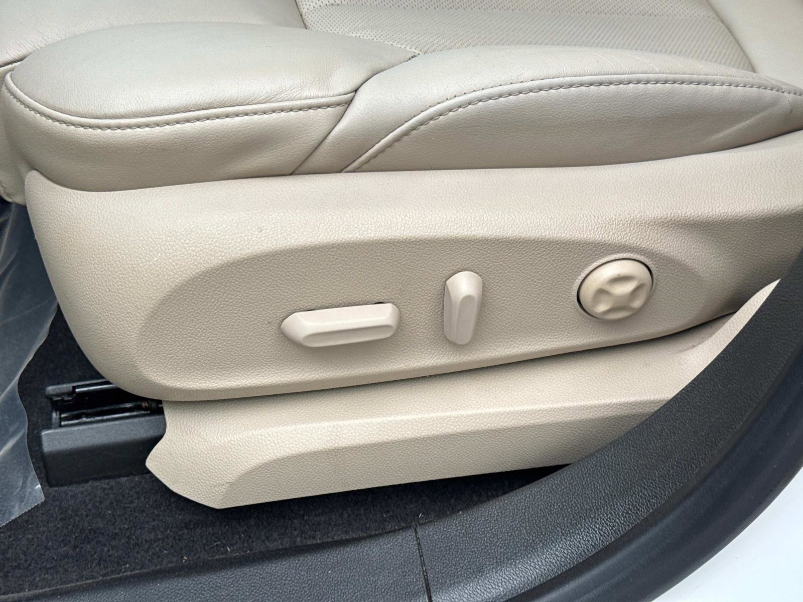 Used 2019 Buick Envision Premium w/ Driver Confidence Package image 18