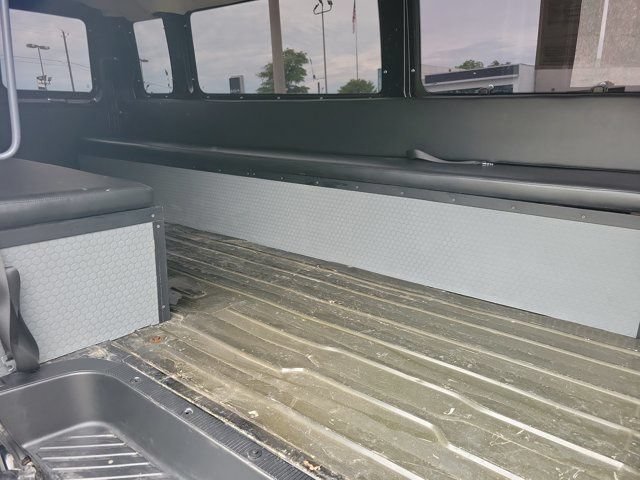 Used 2006 Ford E-350 and Econoline 350 Extended Super Duty RWD image 10