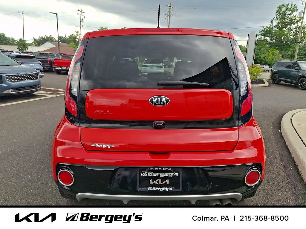 Used 2017 Kia Soul ! w/ Tech Package FWD image 6