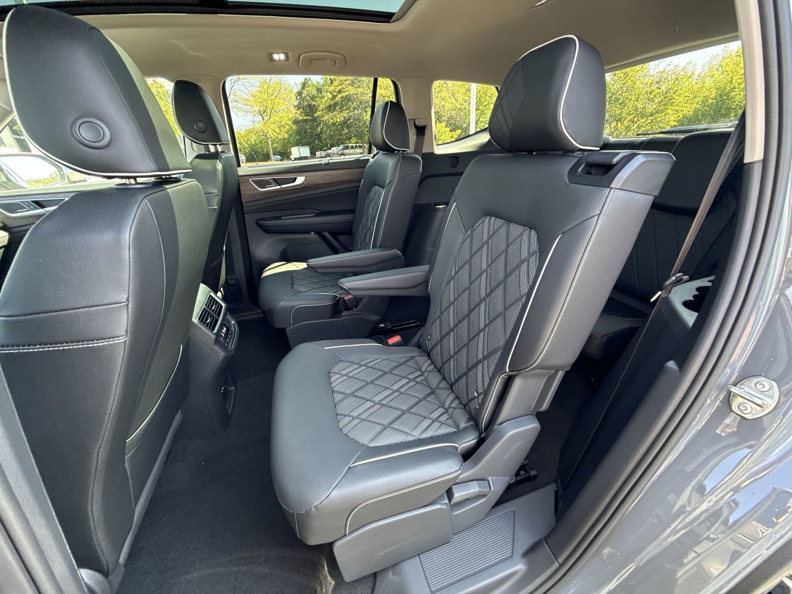 New 2026 Volkswagen Atlas SEL Premium R-Line image 24