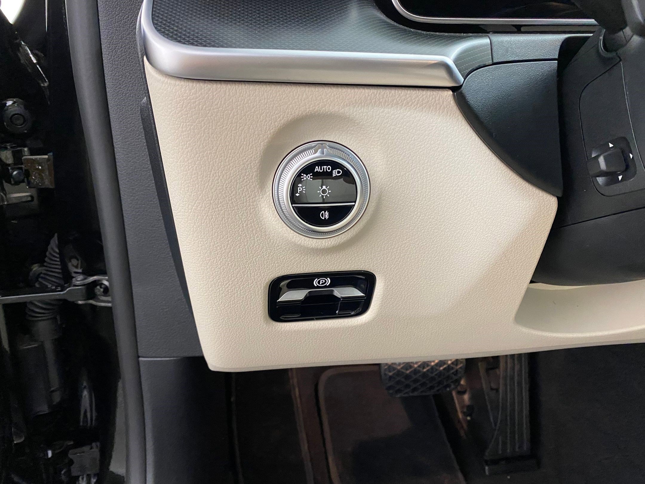 Used 2025 Mercedes-Benz C 300 4MATIC Sedan image 18