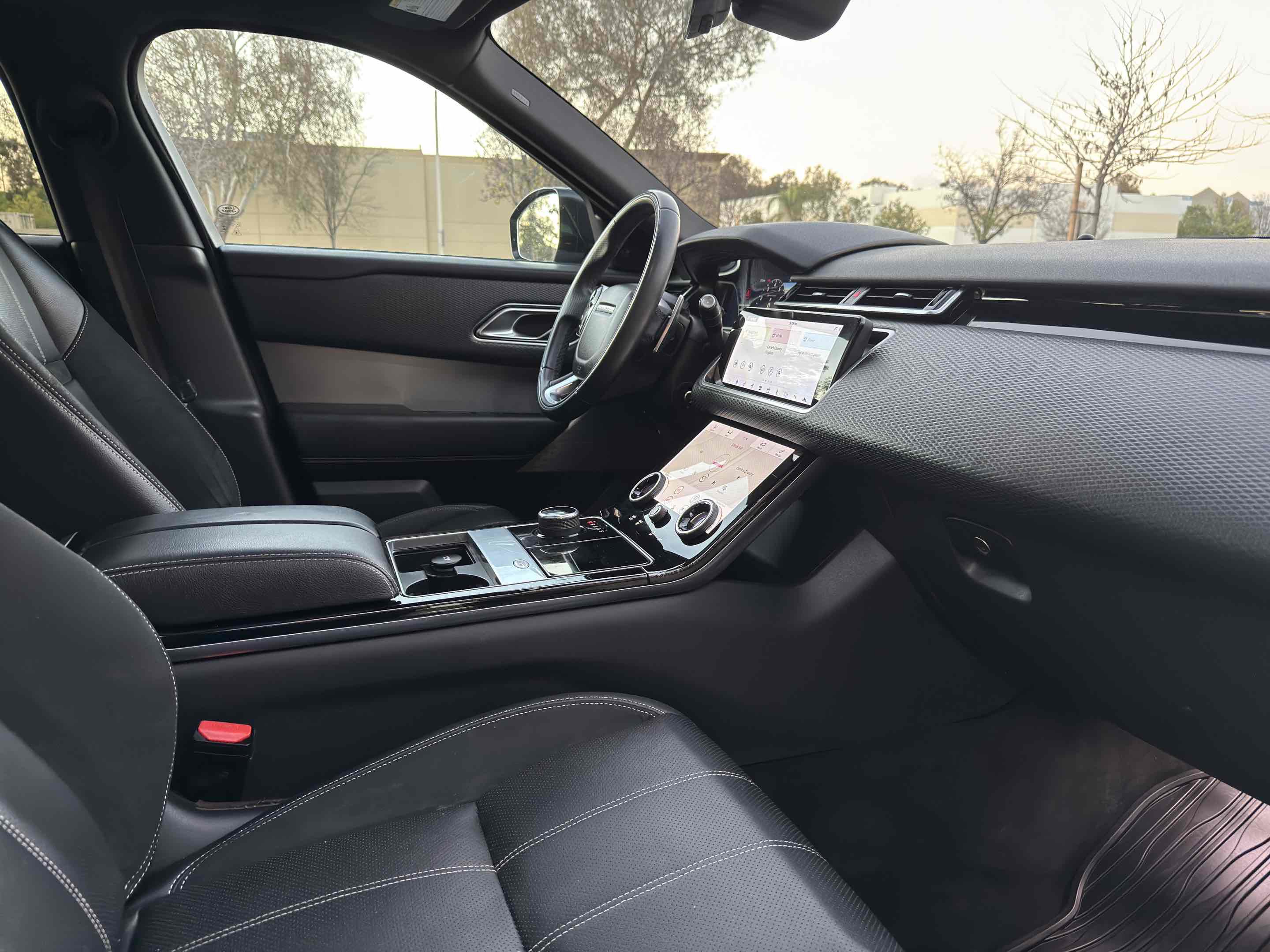 Used 2018 Land Rover Range Rover Velar R-Dynamic SE image 67