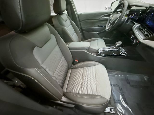New 2026 Chevrolet Trax LT w/ Sunroof Package image 30