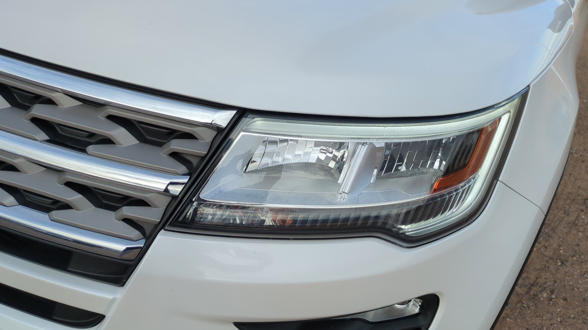 Used 2018 Ford Explorer XLT w/ Equipment Group 202A image 10