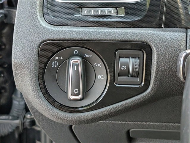 Used 2015 Volkswagen Golf 4-Door image 30