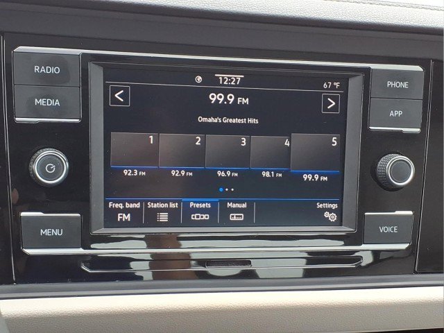 Used 2022 Volkswagen Jetta SE w/ Panoramic Sunroof Package image 18