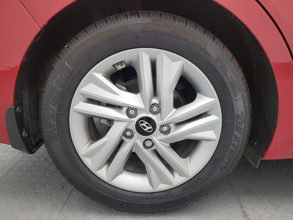 Used 2020 Hyundai Elantra SEL w/ Winter Weather Package FWD image 31