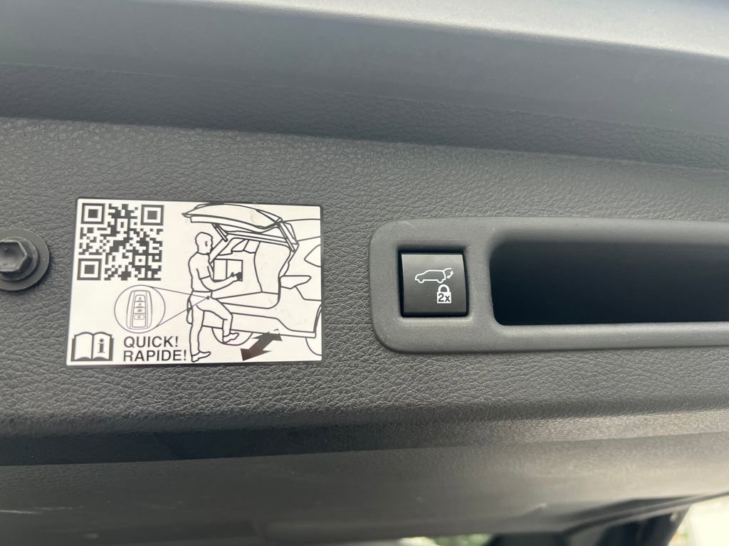 Used 2024 Toyota Sienna XLE image 18