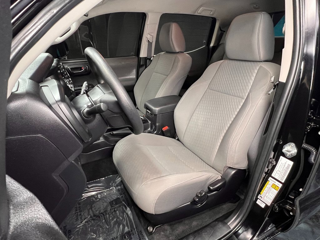 Used 2022 Toyota Tacoma SR image 3