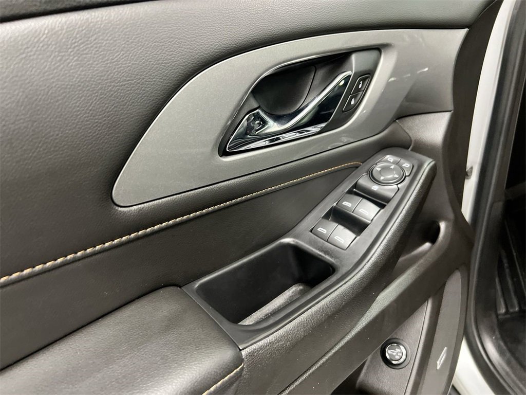 Used 2021 Chevrolet Traverse LT w/ LT Premium Package image 20