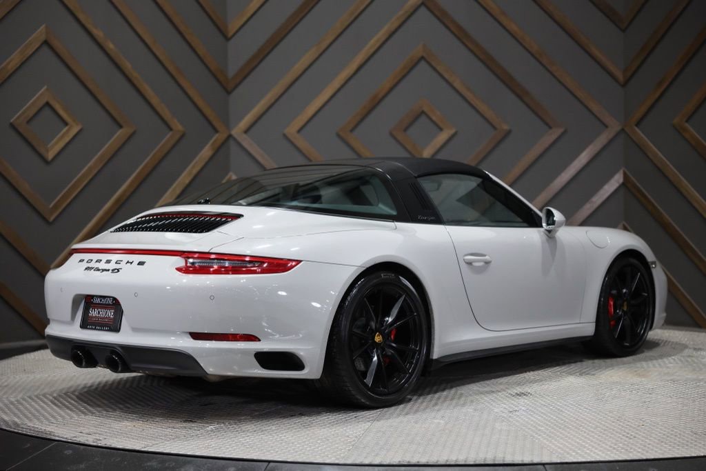 Used 2018 Porsche 911 Targa 4S image 2
