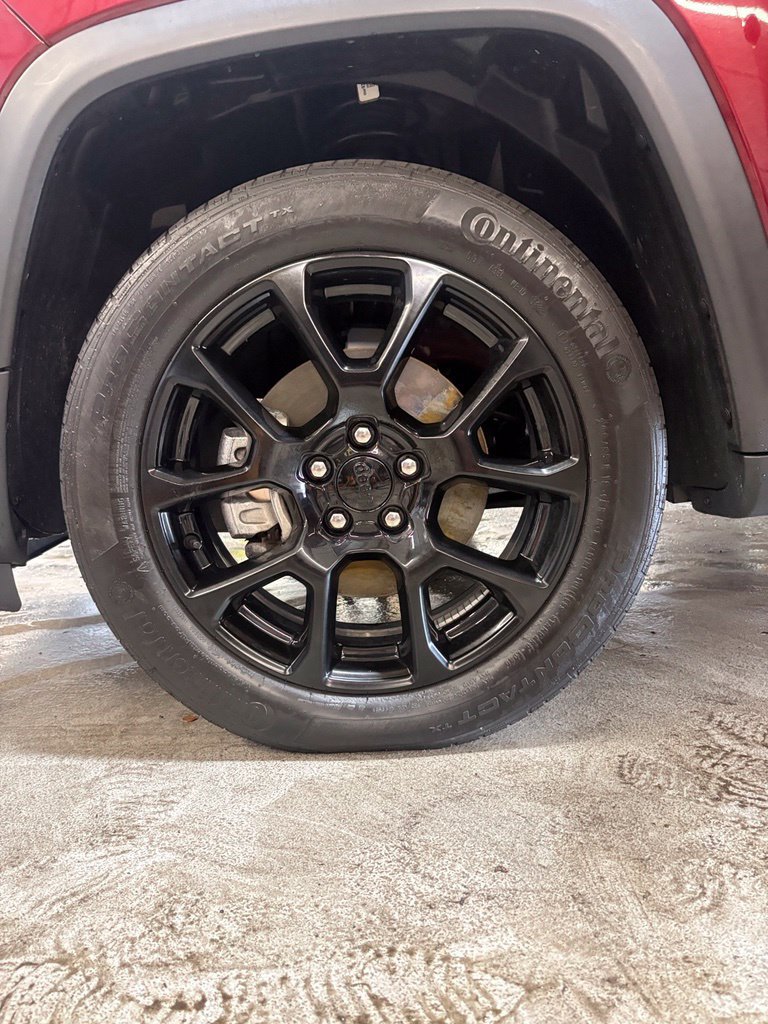 Used 2022 Jeep Compass Latitude AWD/4WD image 26
