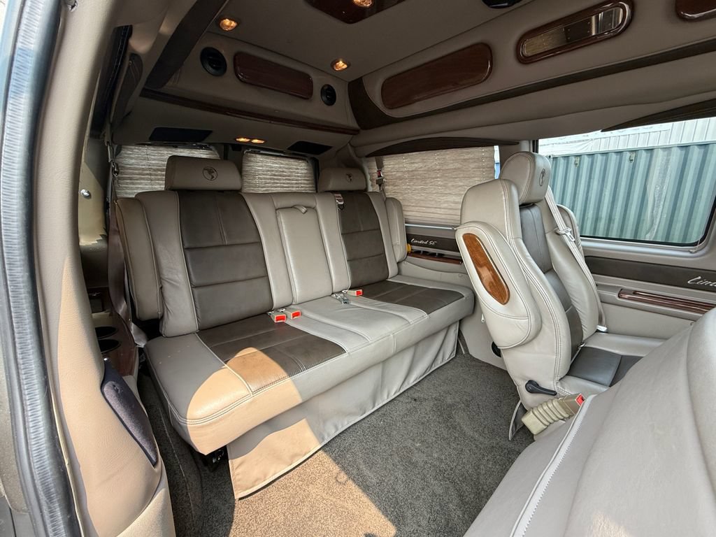 Used 2018 Chevrolet Express 2500 w/ Enhanced Convenience Package RWD image 27
