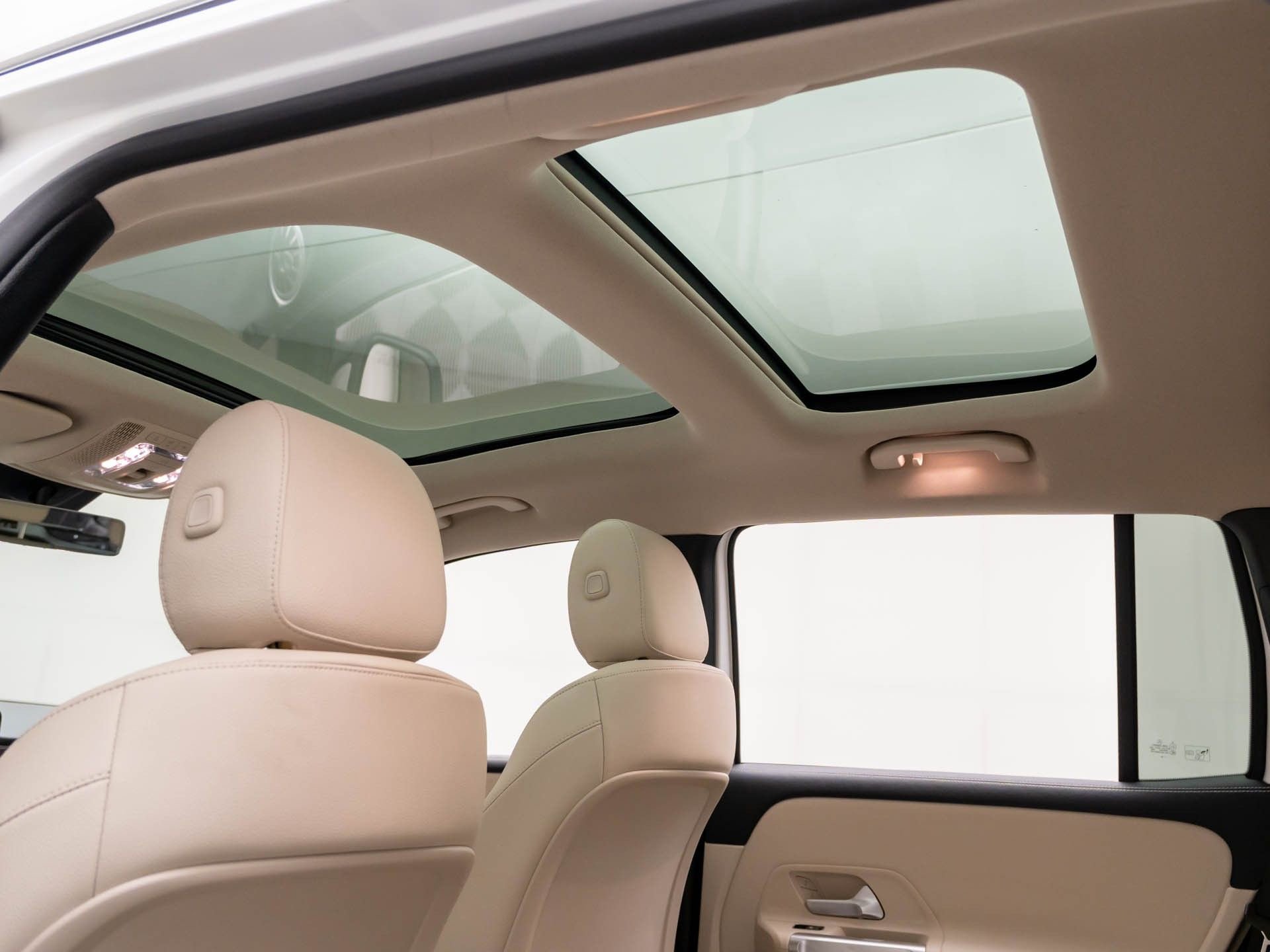 Used 2022 Mercedes-Benz GLB 250 4MATIC w/ Premium Package Lite image 20