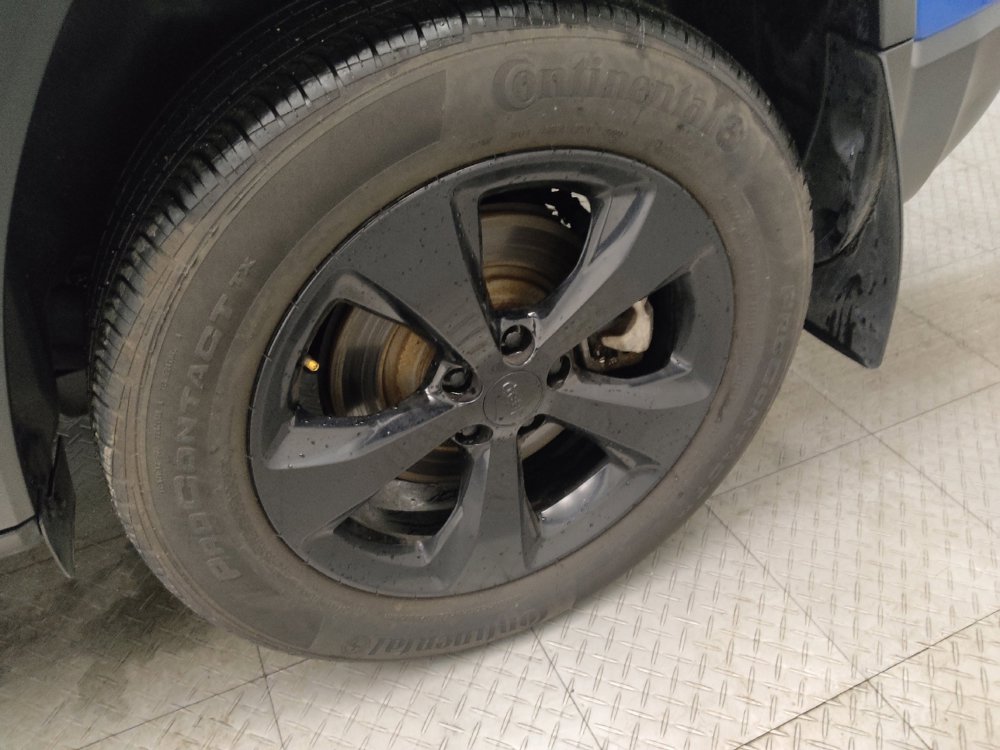 Used 2021 Jeep Cherokee Latitude Plus AWD/4WD image 31