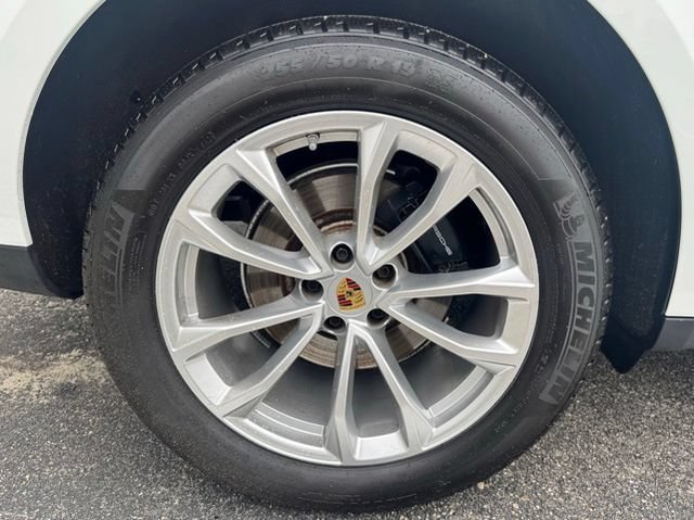 Used 2025 Porsche Macan AWD/4WD image 35