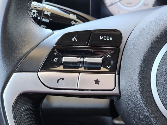 Used 2025 Hyundai Elantra Limited FWD image 18
