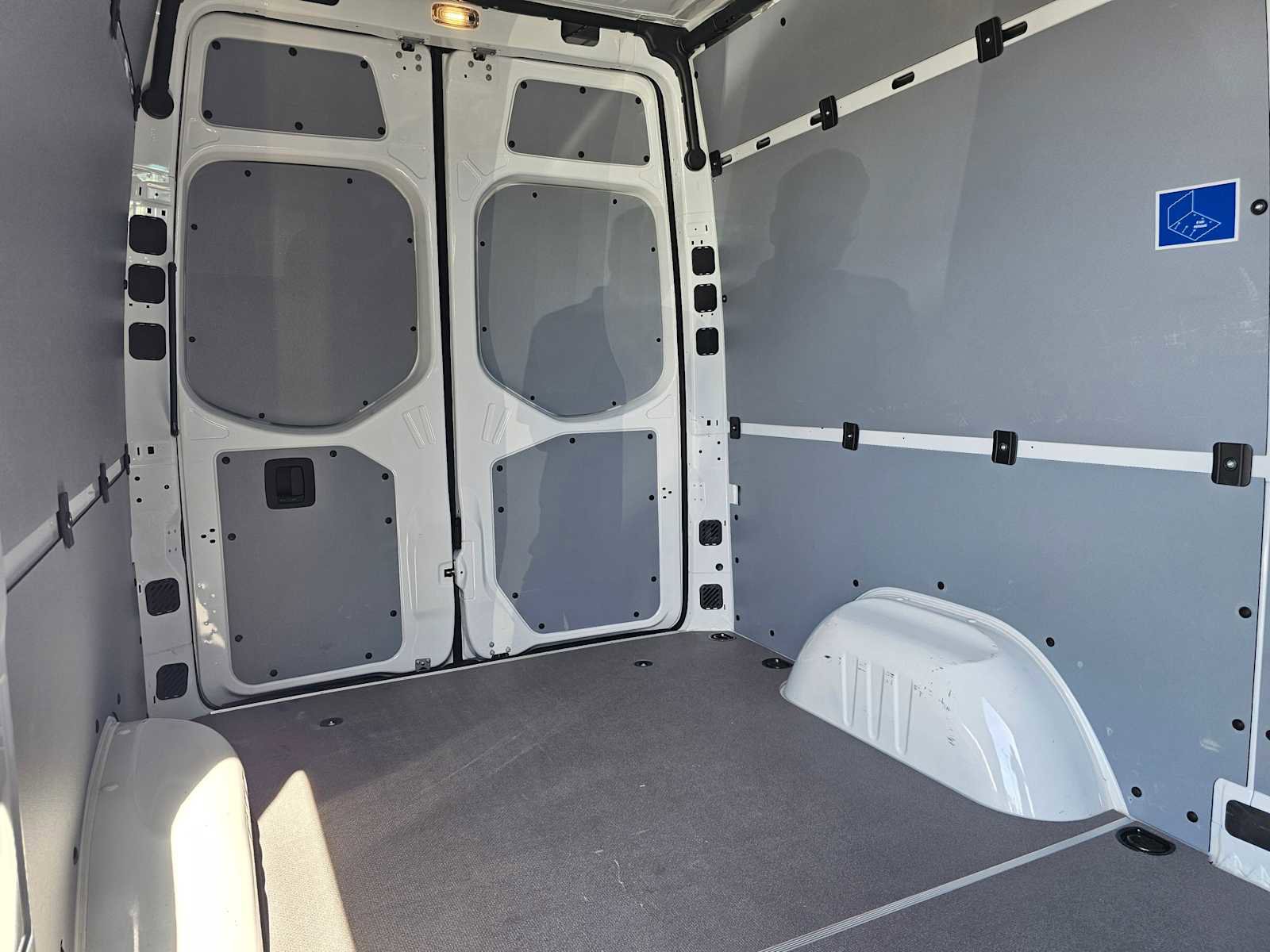 Used 2025 Mercedes-Benz Sprinter 2500 image 13