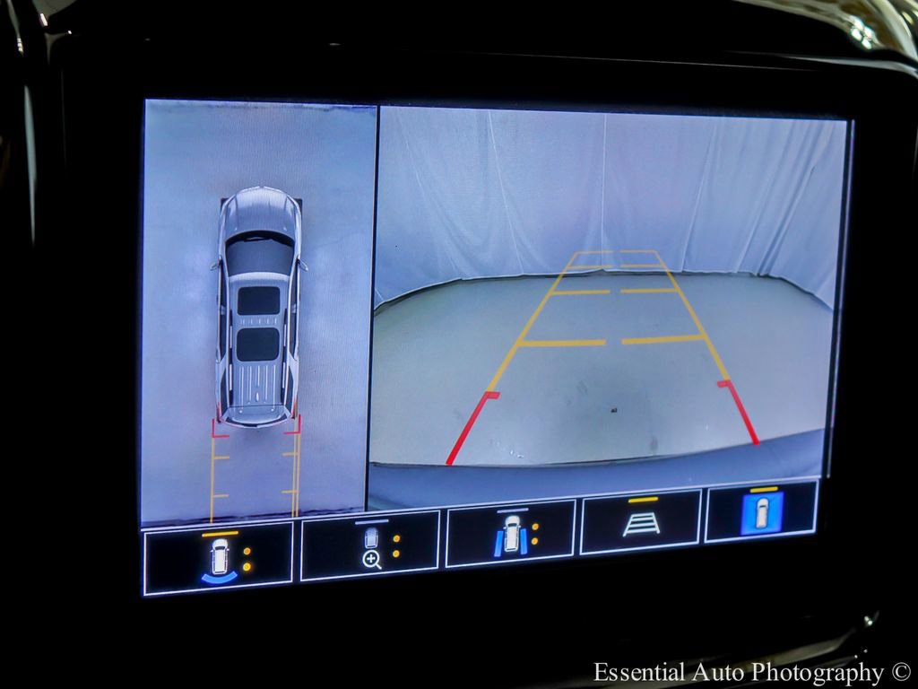 Used 2023 Chevrolet Traverse RS image 16