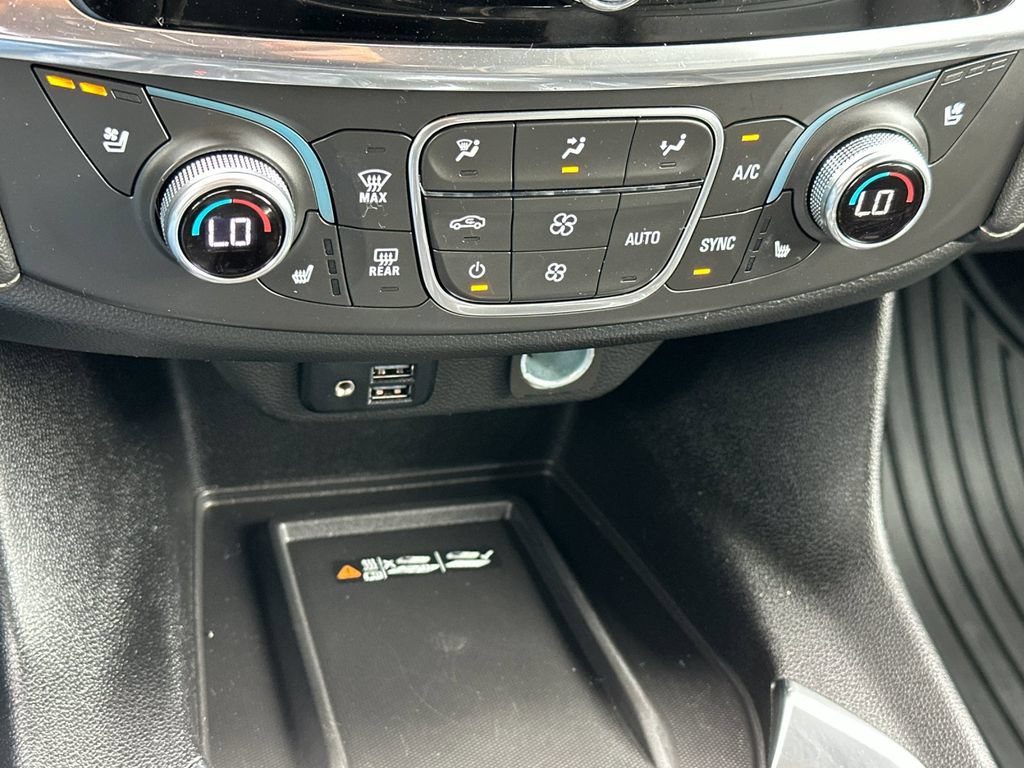 Used 2023 Chevrolet Traverse Premier AWD/4WD image 21