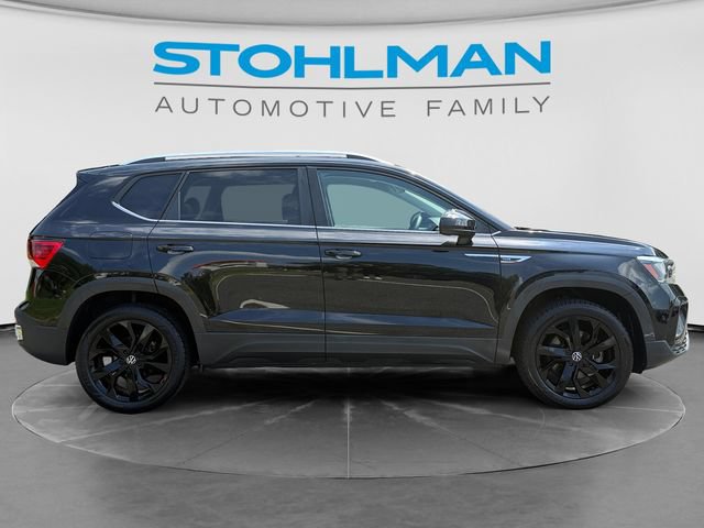 Certified 2024 Volkswagen Taos SE w/ Panoramic Sunroof Package FWD image 4
