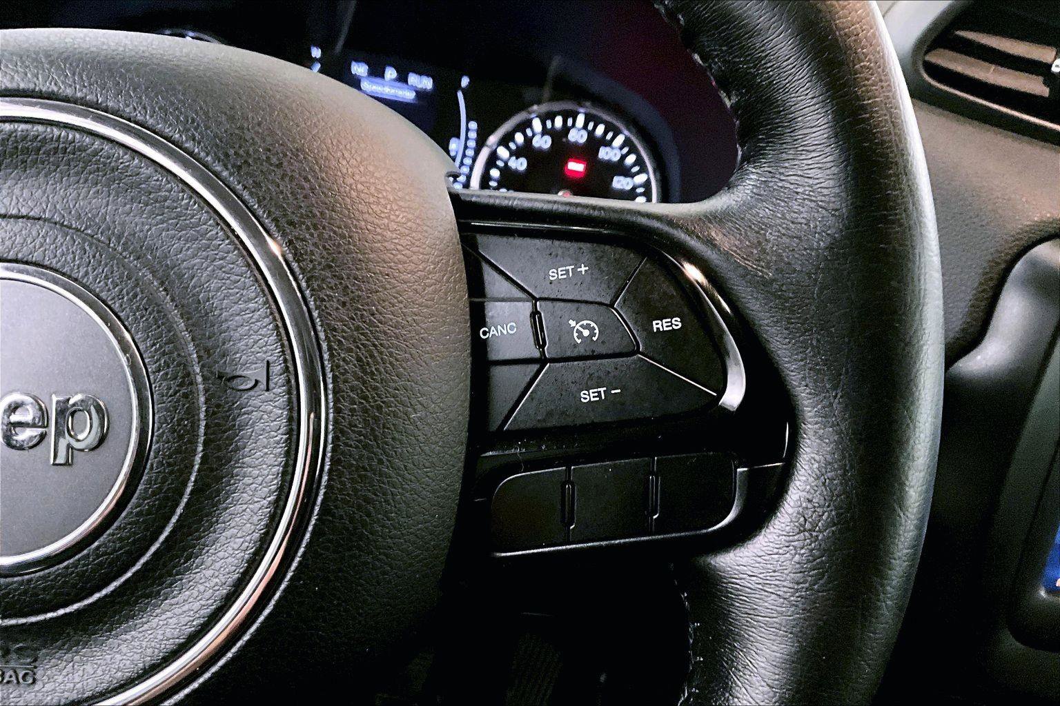 Used 2018 Jeep Renegade Altitude image 18