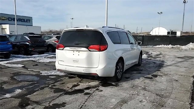 Used 2020 Chrysler Pacifica Touring-L Plus w/ Advanced Safetytec Group image 8